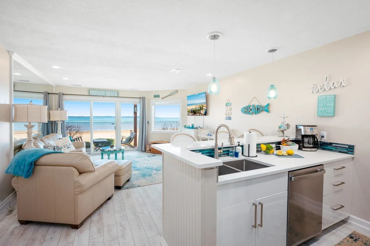 Coastal Duo 108 & 109 | Beachfront | Near Downtown + Tart Trail photo 11