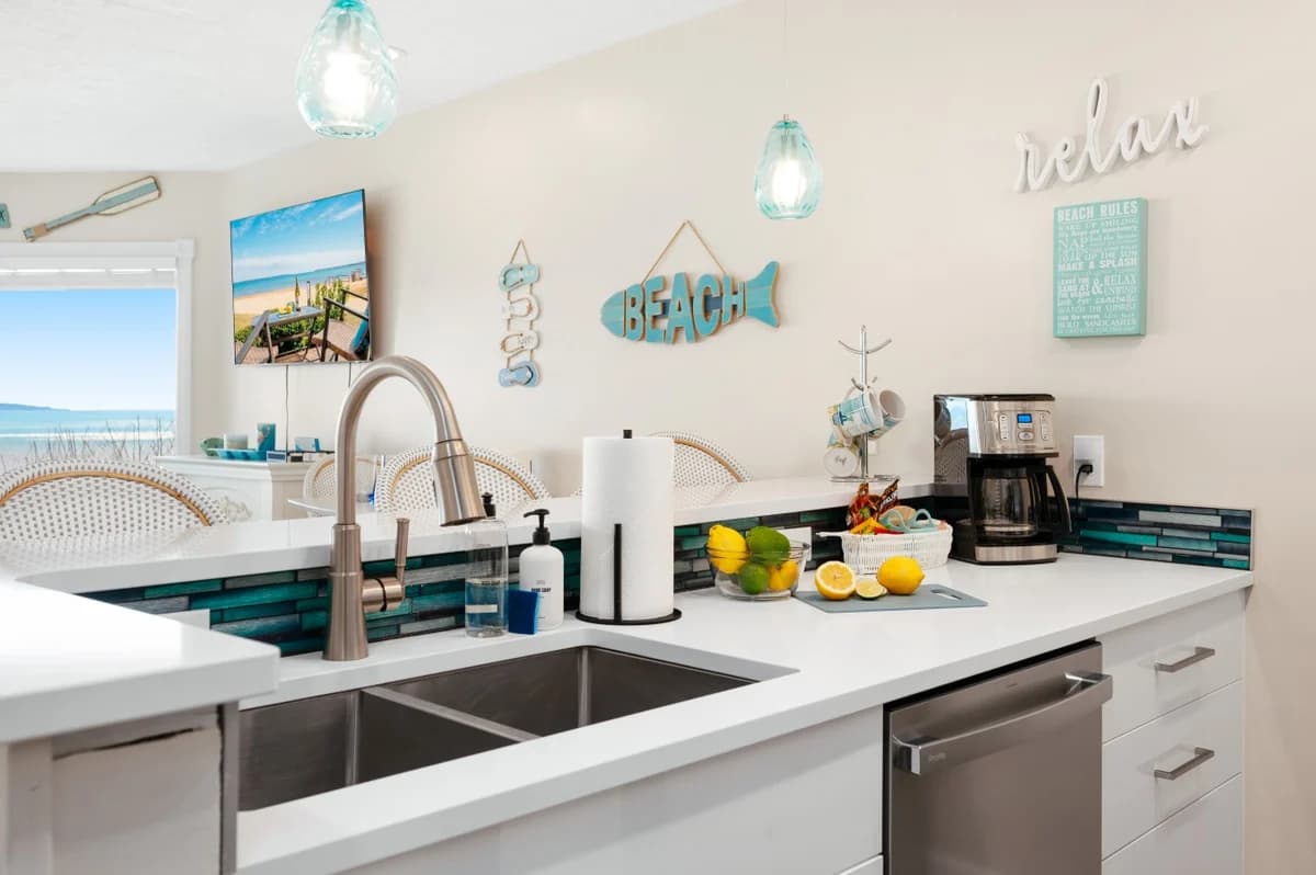 Coastal Duo 108 & 109 | Beachfront | Near Downtown + Tart Trail photo 16