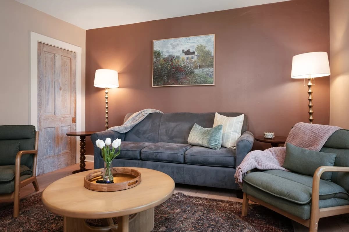 Astra Cottage | Hottub | 3BR Near Downtown & TART Trail | Grill photo 7
