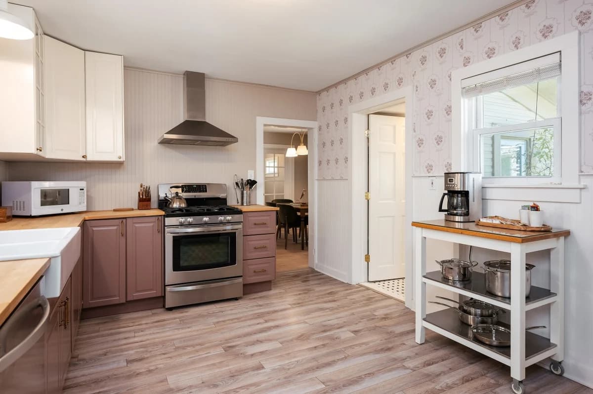 Astra Cottage | Hottub | 3BR Near Downtown & TART Trail | Grill photo 16