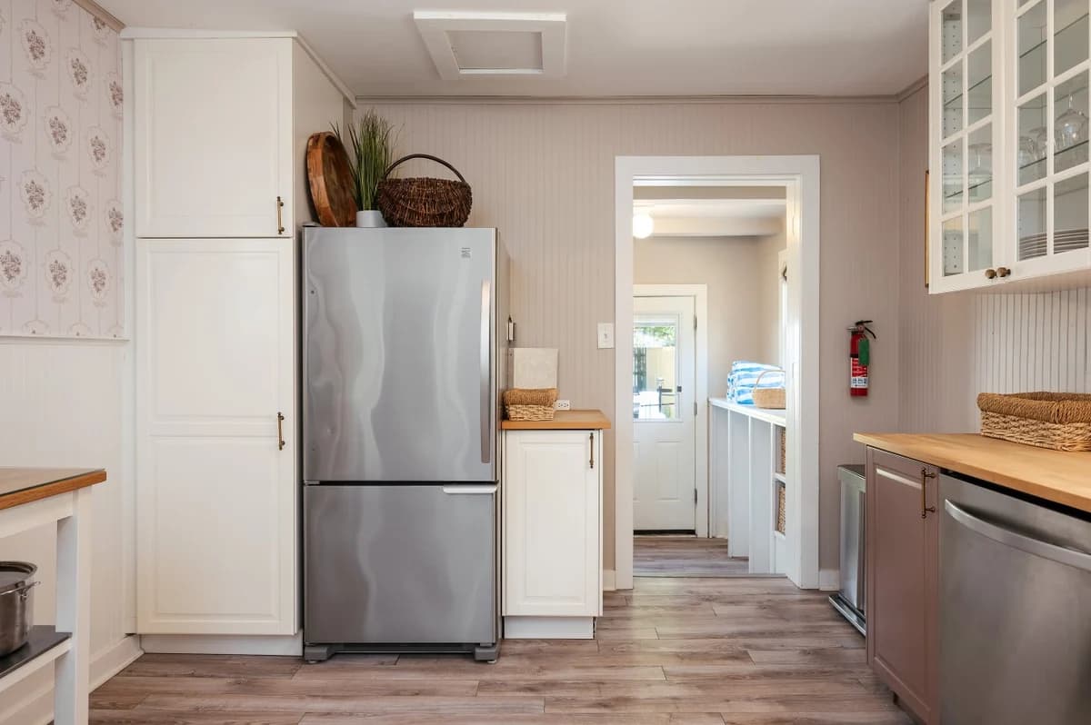 Astra Cottage | Hottub | 3BR Near Downtown & TART Trail | Grill photo 20