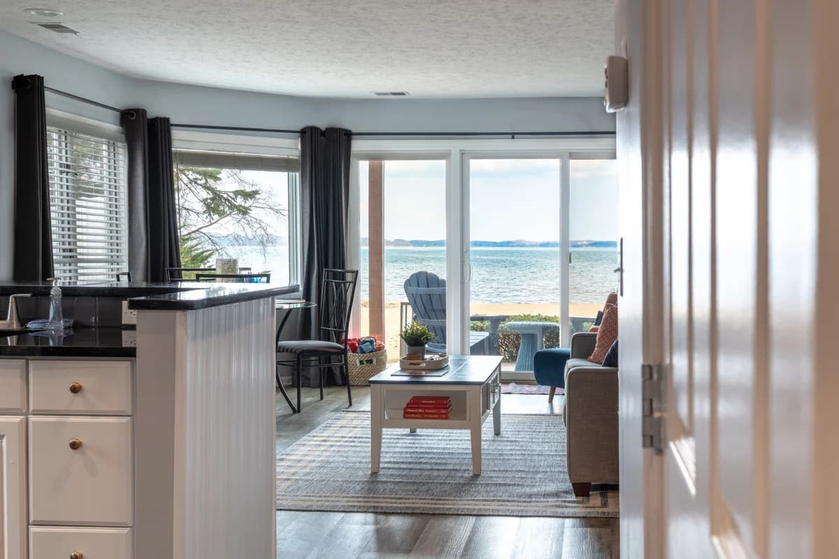 Beachfront Serenity 101|Direct Beach Access |Near Downtown + Tart Trail photo 2