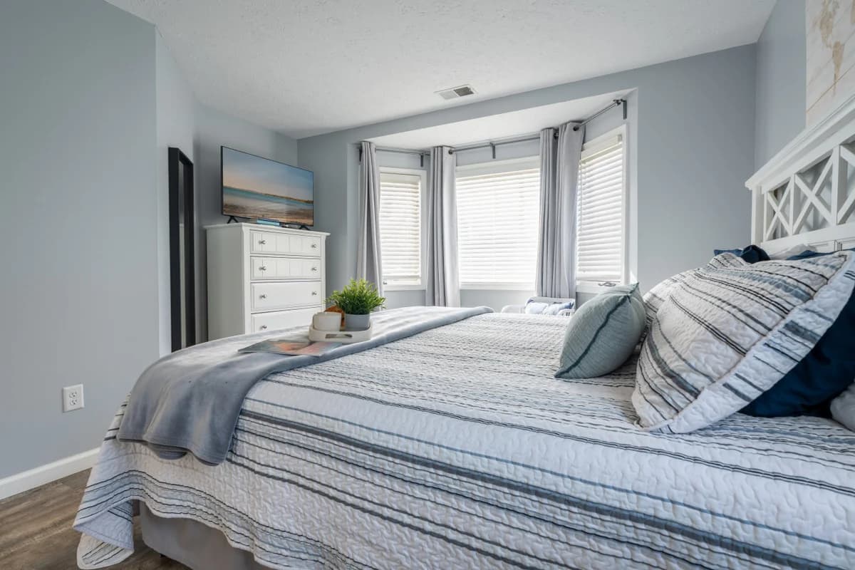 Beachfront Serenity 101|Direct Beach Access |Near Downtown + Tart Trail photo 11