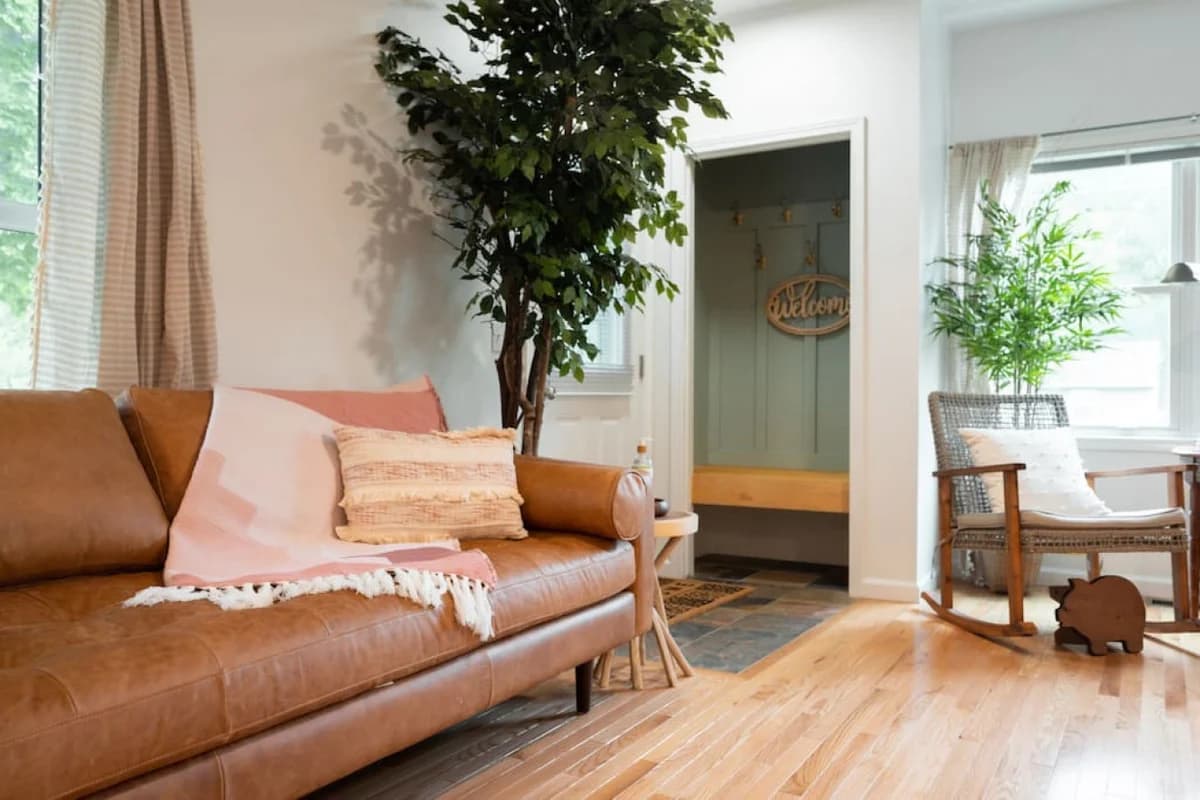 Bohemian Retreat |4BR Home|Downtown|Beach|Wineries photo 2