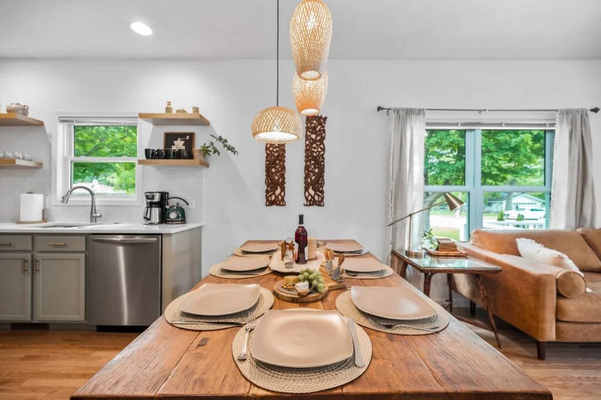 Bohemian Retreat |4BR Home|Downtown|Beach|Wineries photo 10