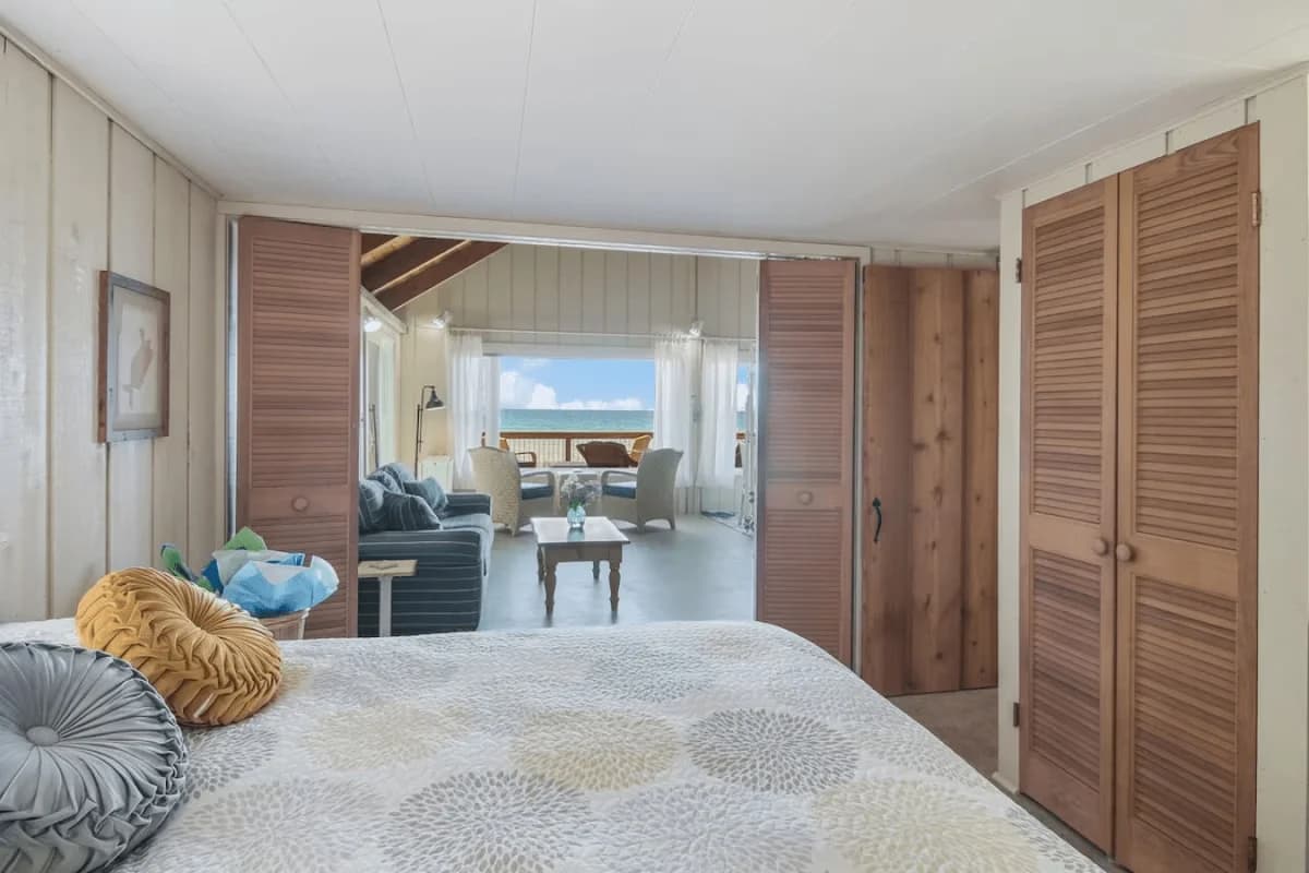 Boona Vista|Lake Michigan Beach Front Cottage photo 4