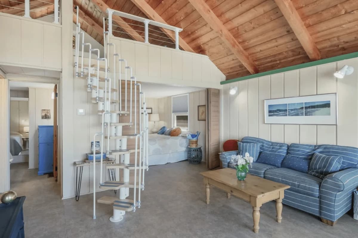 Boona Vista|Lake Michigan Beach Front Cottage photo 12