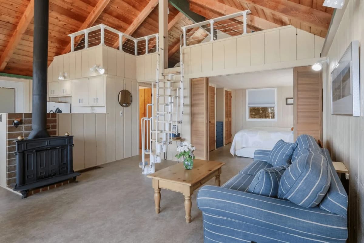Boona Vista|Lake Michigan Beach Front Cottage photo 14