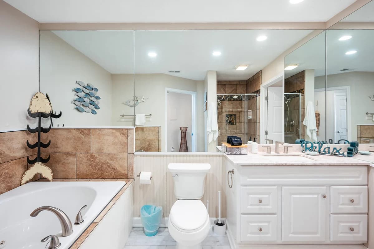 Coastal Serenity 108 |Beachfront Condo |Near Downtown photo 16