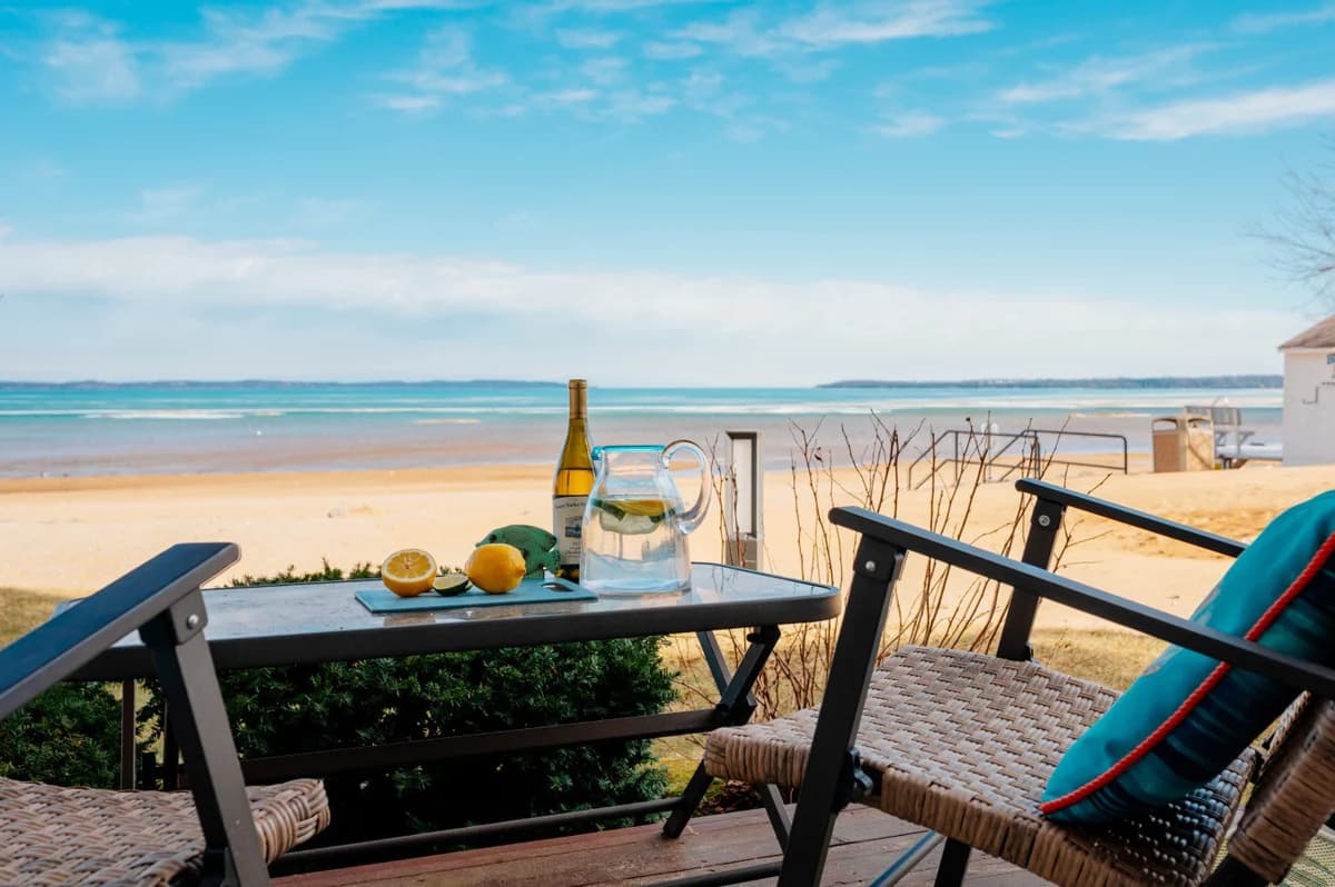 Coastal Serenity 108 |Beachfront Condo |Near Downtown photo 18