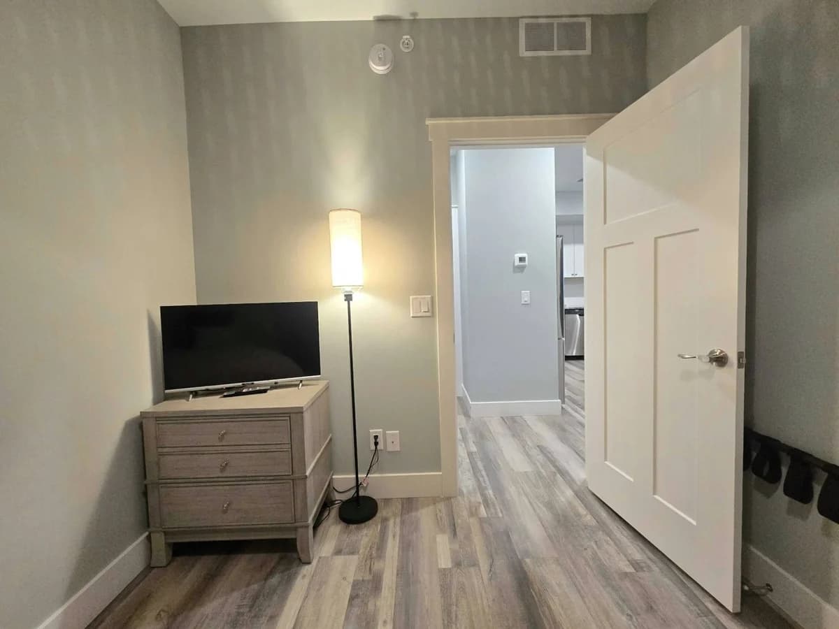 The Cove 5 | 2BR | Rooftop Patio | Downtown photo 15