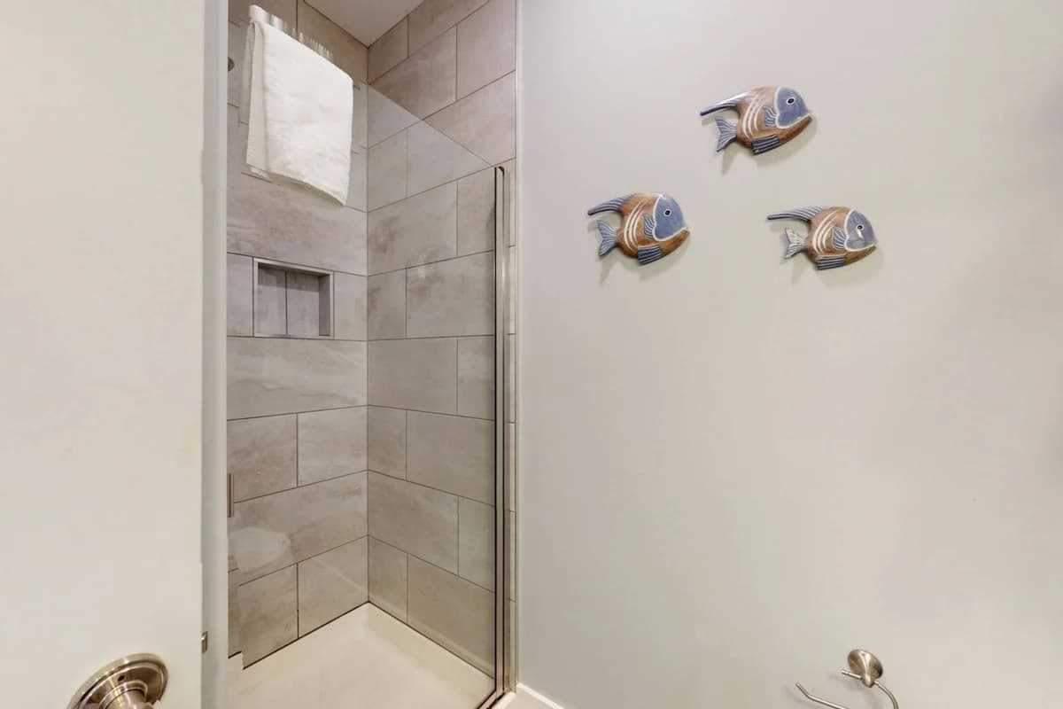 The Cove 5 | 2BR | Rooftop Patio | Downtown photo 17