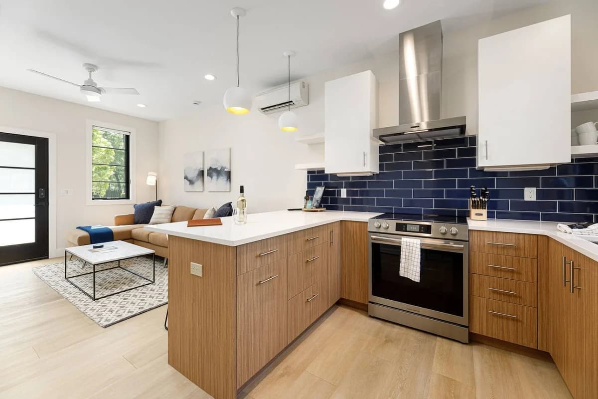 Hamilton Place | Bayside Building 8BR | Near Downtown Beaches photo 5