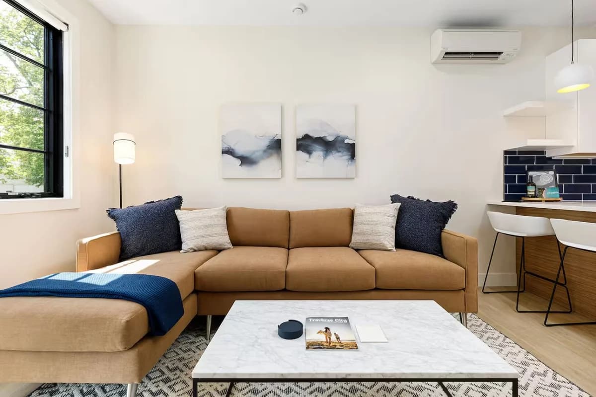 Hamilton Place | Bayside Building 8BR | Near Downtown Beaches photo 6