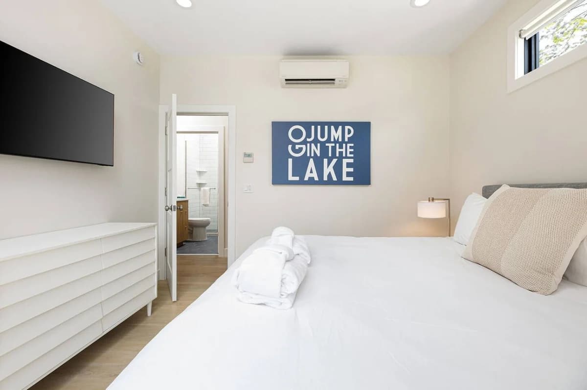 Hamilton Place | Bayside Building 8BR | Near Downtown Beaches photo 11