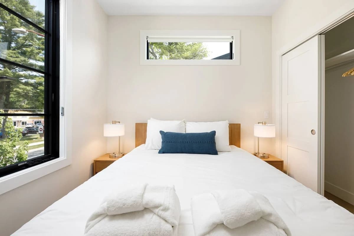 Hamilton Place | Bayside Building 8BR | Near Downtown Beaches photo 14