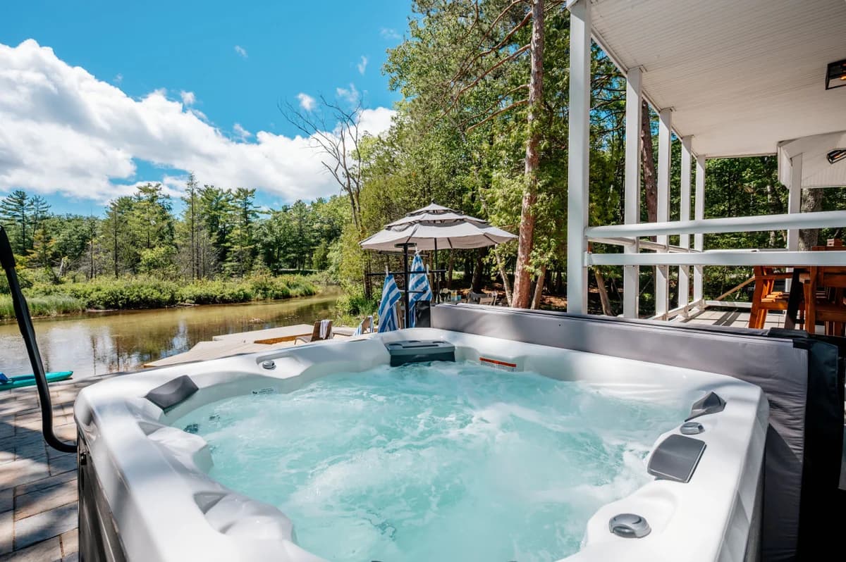 Hottub After Dune Delight |5BR Home |River|Kayaks|Beaches photo 2