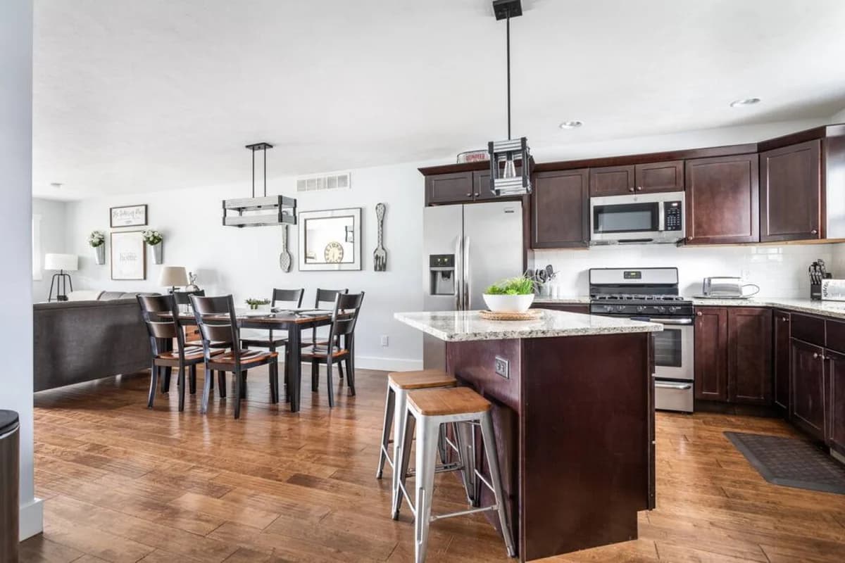 Hygge | 3BD Townhome | Downtown | Wineries | Beaches photo 18
