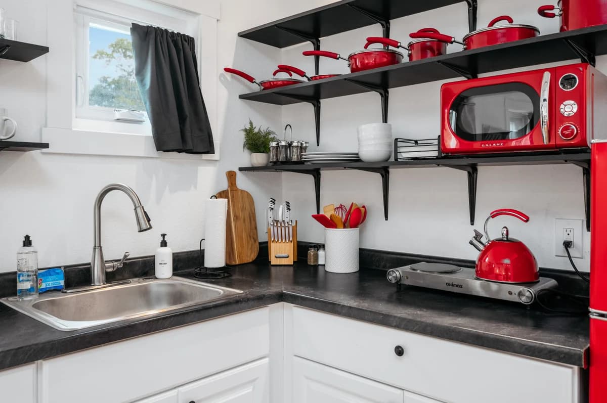 L Studio |Close to Downtown|Beaches|Wineries photo 11