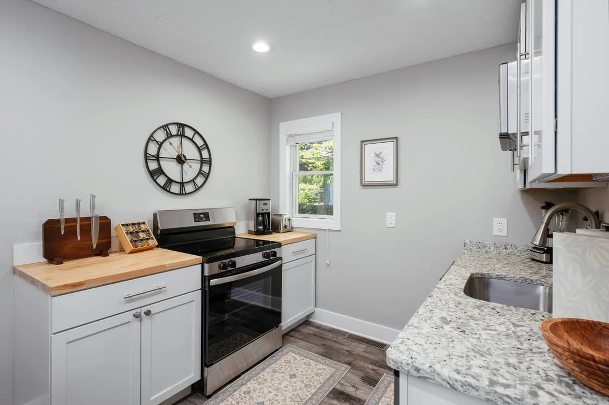 Luna Cottage | Hottub | 3BR House Near Downtown & TART Trail | Grill photo 15