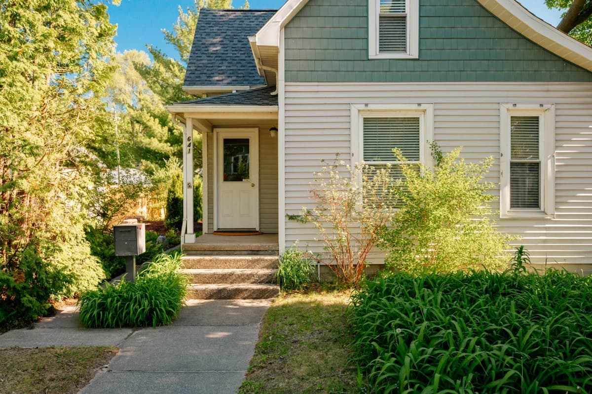 Luna Cottage | Hottub | 3BR House Near Downtown & TART Trail | Grill photo 51
