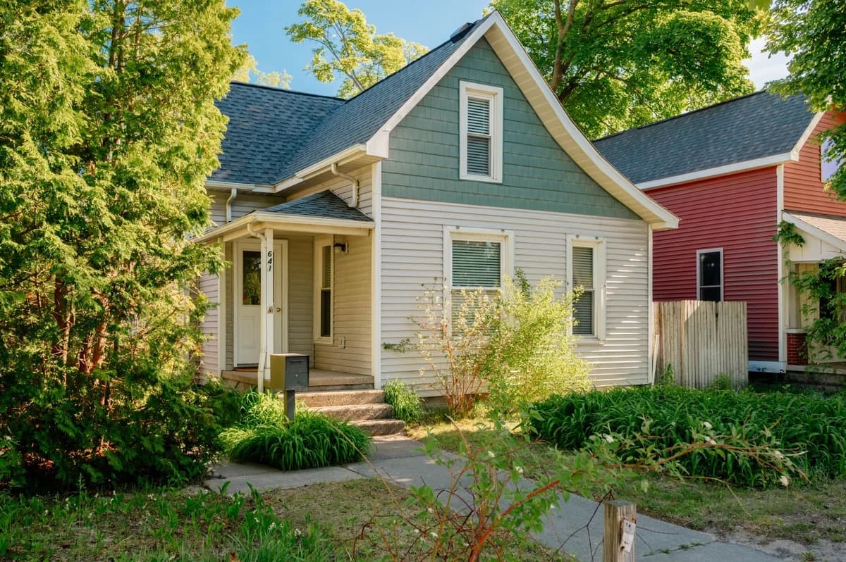 Luna Cottage | Hottub | 3BR House Near Downtown & TART Trail | Grill photo 52