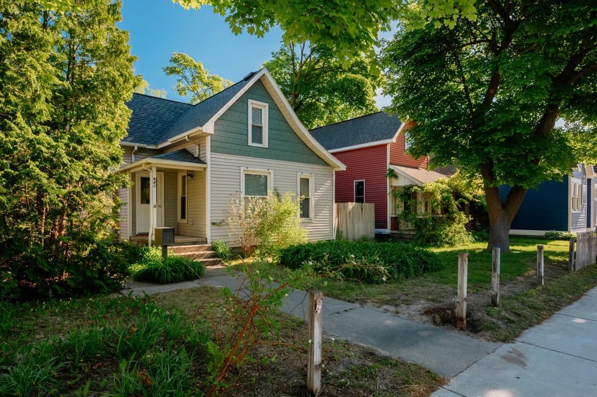 Luna Cottage | Hottub | 3BR House Near Downtown & TART Trail | Grill photo 54