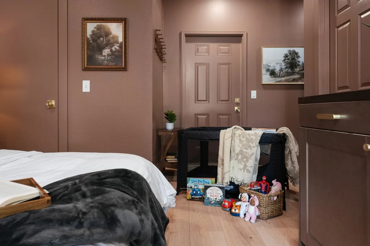 Moody Maison Studio | Near Downtown & Beaches photo 9
