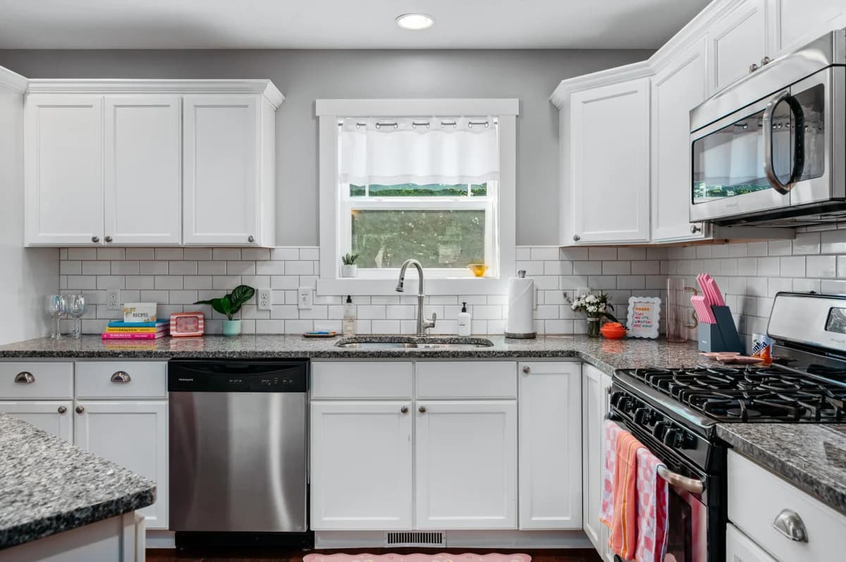 The Emerald Nest | 3BR Townhome |Near Downtown |Beach |Wineries photo 26
