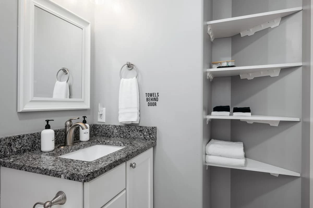 The Emerald Nest | 3BR Townhome |Near Downtown |Beach |Wineries photo 58