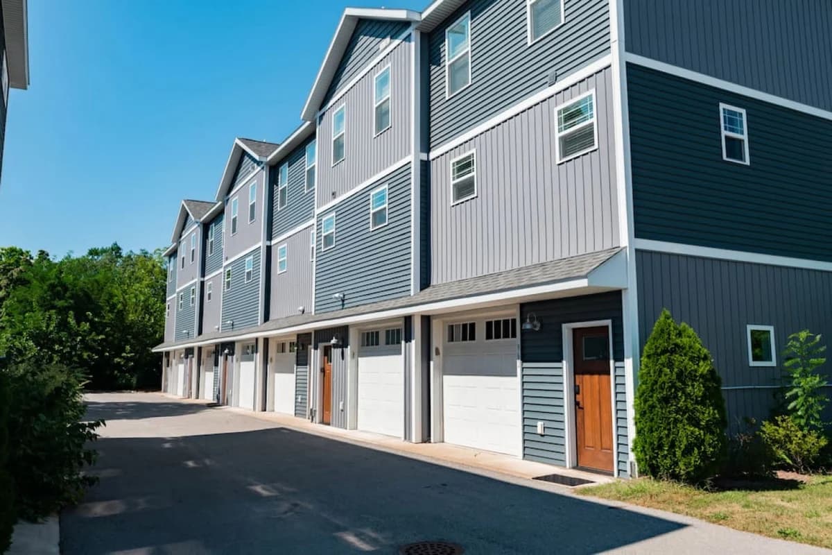 The Emerald Nest | 3BR Townhome |Near Downtown |Beach |Wineries photo 66