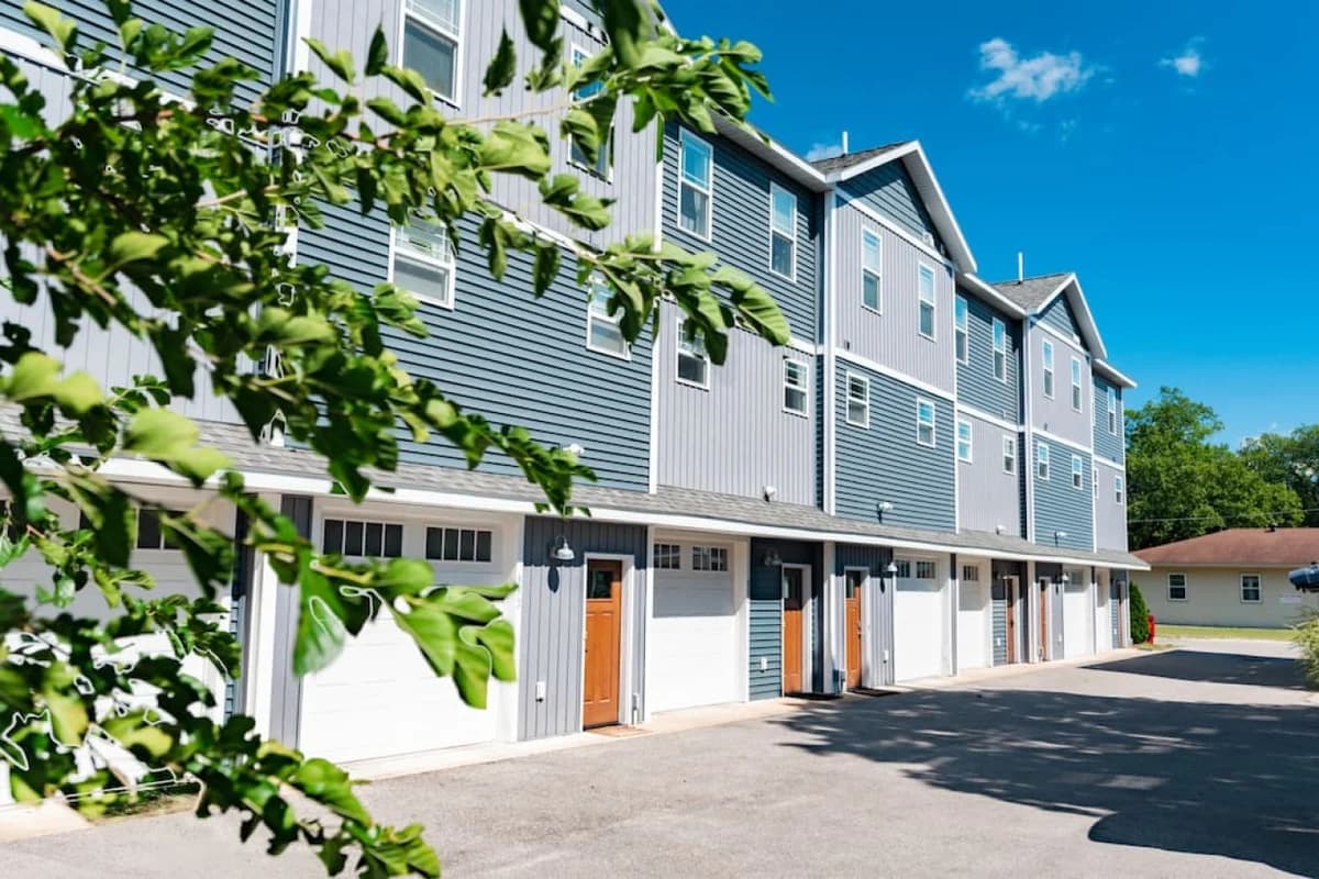 The Emerald Nest | 3BR Townhome |Near Downtown |Beach |Wineries photo 67