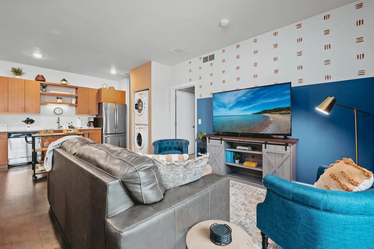 *NEW* Great Escape 404: 2BR Condo Near Downtown and Bay photo 40