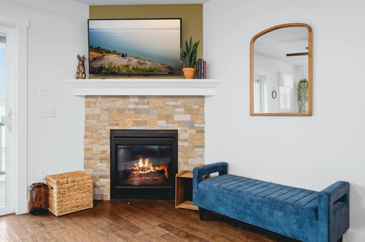 Ivy House: 3BR Townhome Downtown Beaches Wineries photo 13