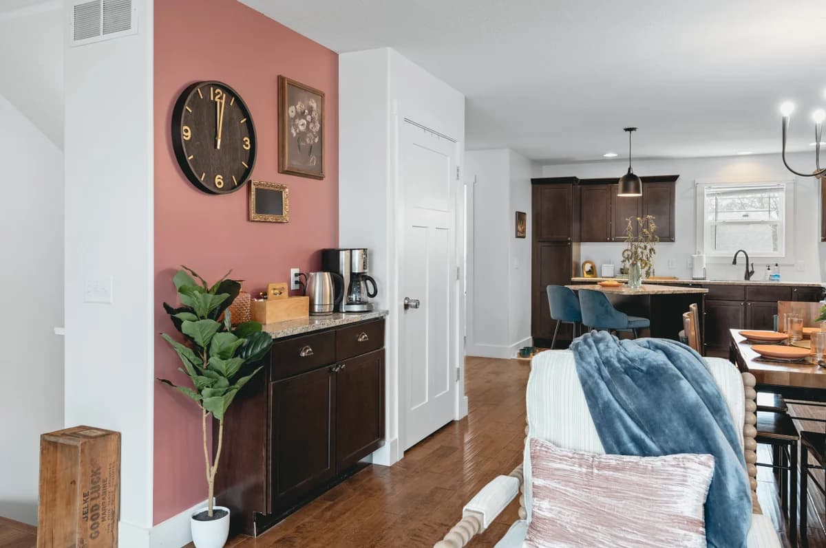 Ivy House: 3BR Townhome Downtown Beaches Wineries photo 15