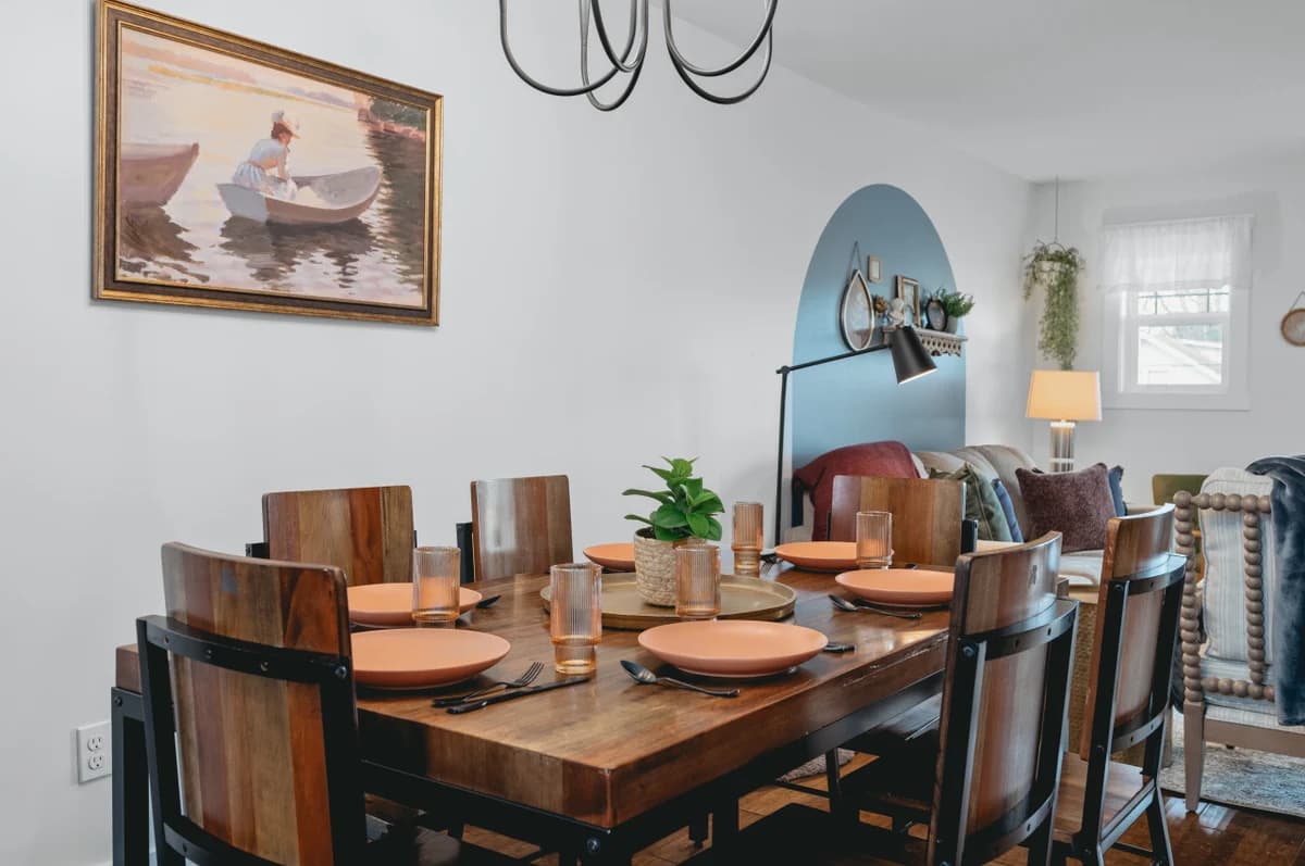 Ivy House: 3BR Townhome Downtown Beaches Wineries photo 16