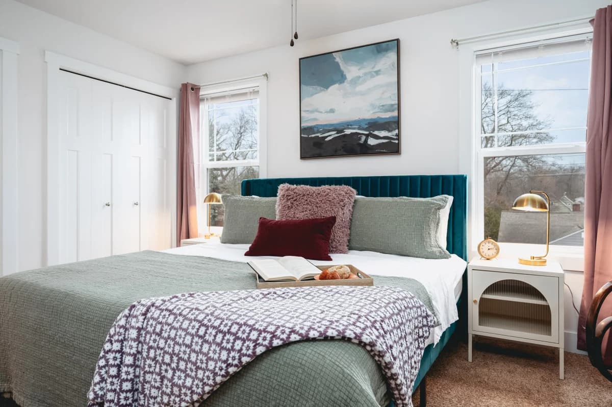 Ivy House: 3BR Townhome Downtown Beaches Wineries photo 23