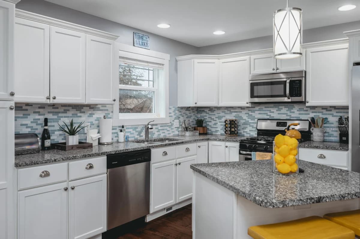 *NEW* The Marina 3BD Townhome Downtown Beaches Wineries photo 14