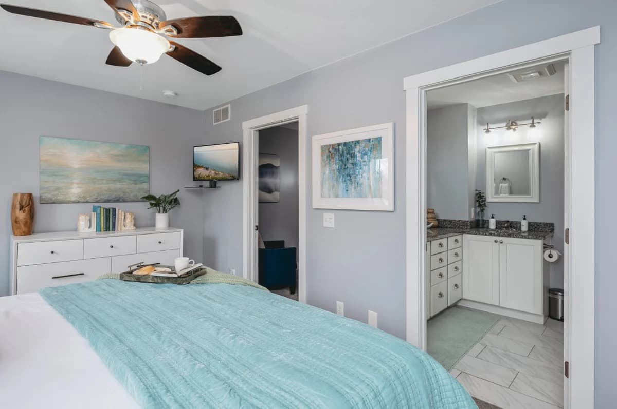*NEW* The Marina 3BD Townhome Downtown Beaches Wineries photo 22