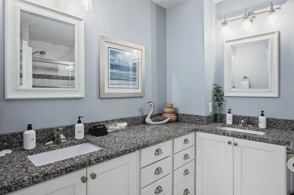*NEW* The Marina 3BD Townhome Downtown Beaches Wineries photo 26