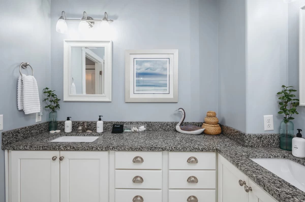 *NEW* The Marina 3BD Townhome Downtown Beaches Wineries photo 27