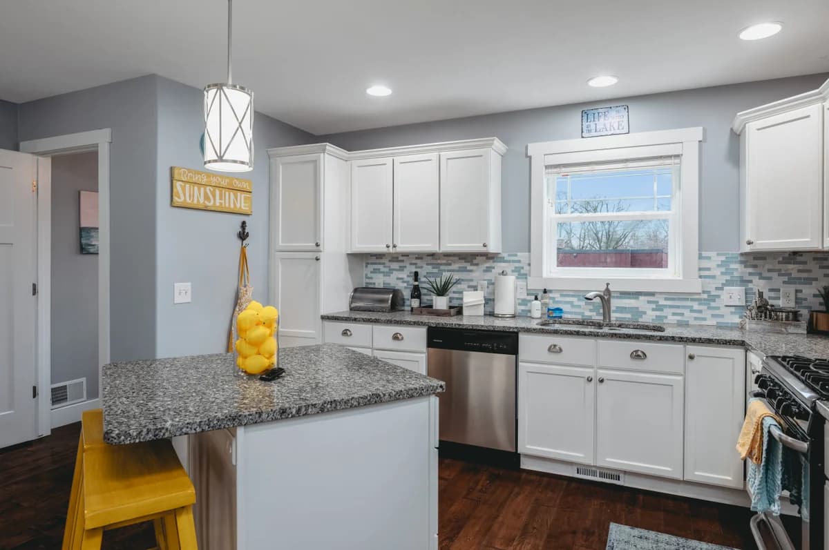 *NEW* The Marina 3BD Townhome Downtown Beaches Wineries photo 50