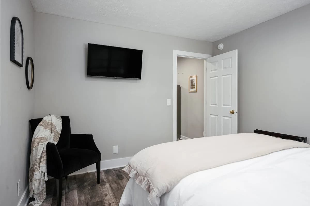 Northern Sky Cottages | 3 Houses | 8BR | 4BA | 2 Hot Tubs | Game Shed & Private Yard photo 61