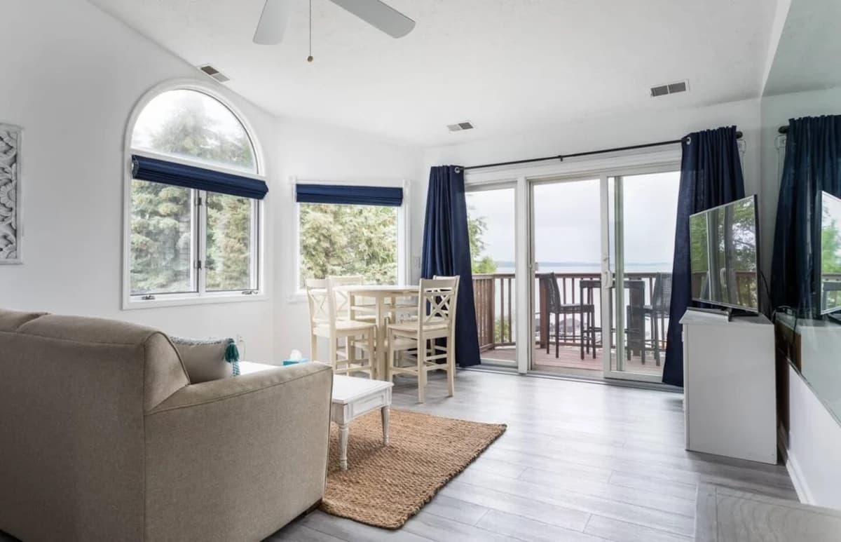 Oasis 321 | Beachfront Condo | Downtown + Tart Trail photo 6