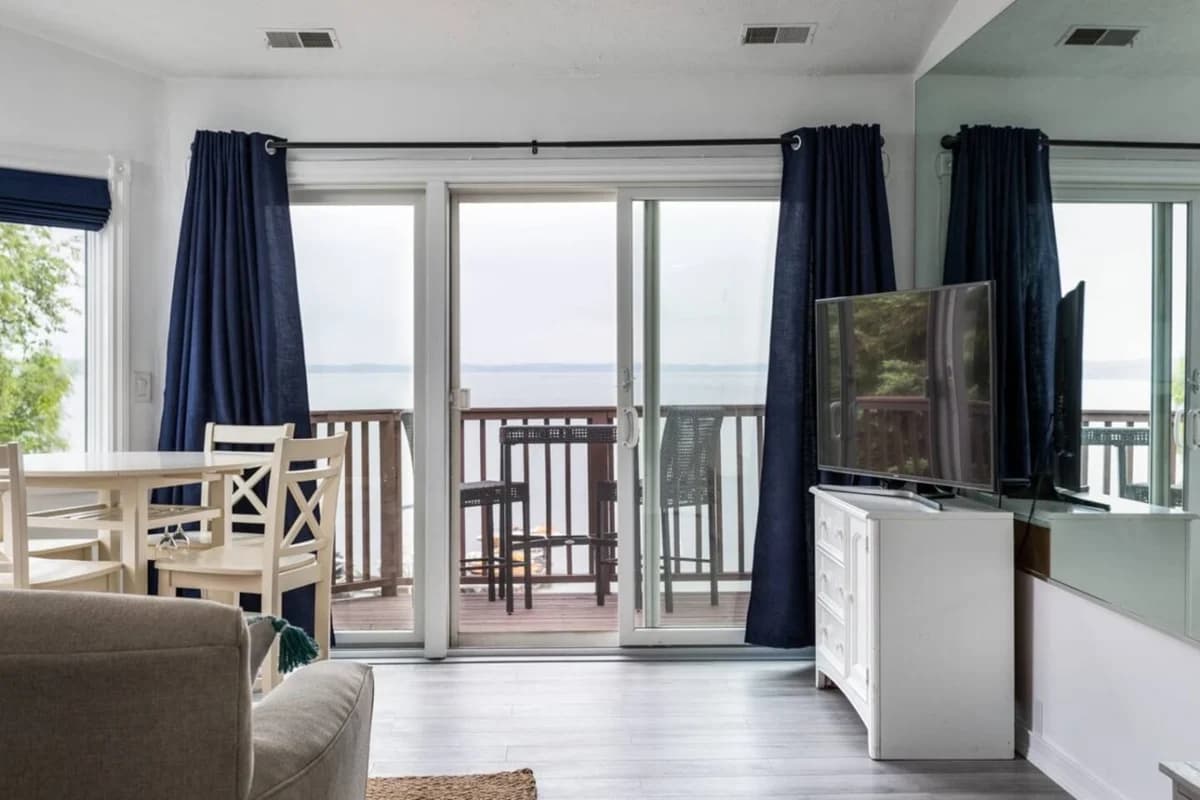Oasis 321 | Beachfront Condo | Downtown + Tart Trail photo 7
