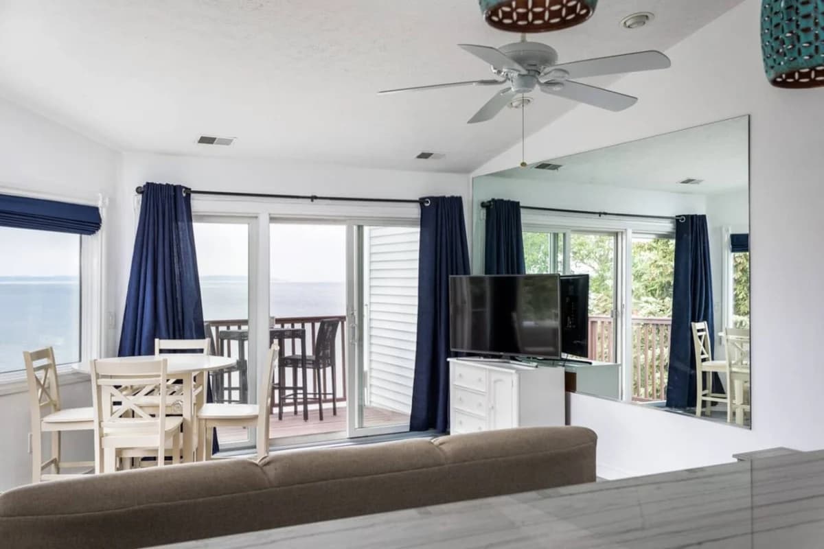 Oasis 321 | Beachfront Condo | Downtown + Tart Trail photo 8