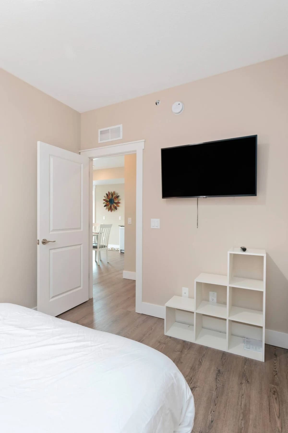 Private Hot Tub The Perch 14 |2BR |Patio |Downtown photo 14