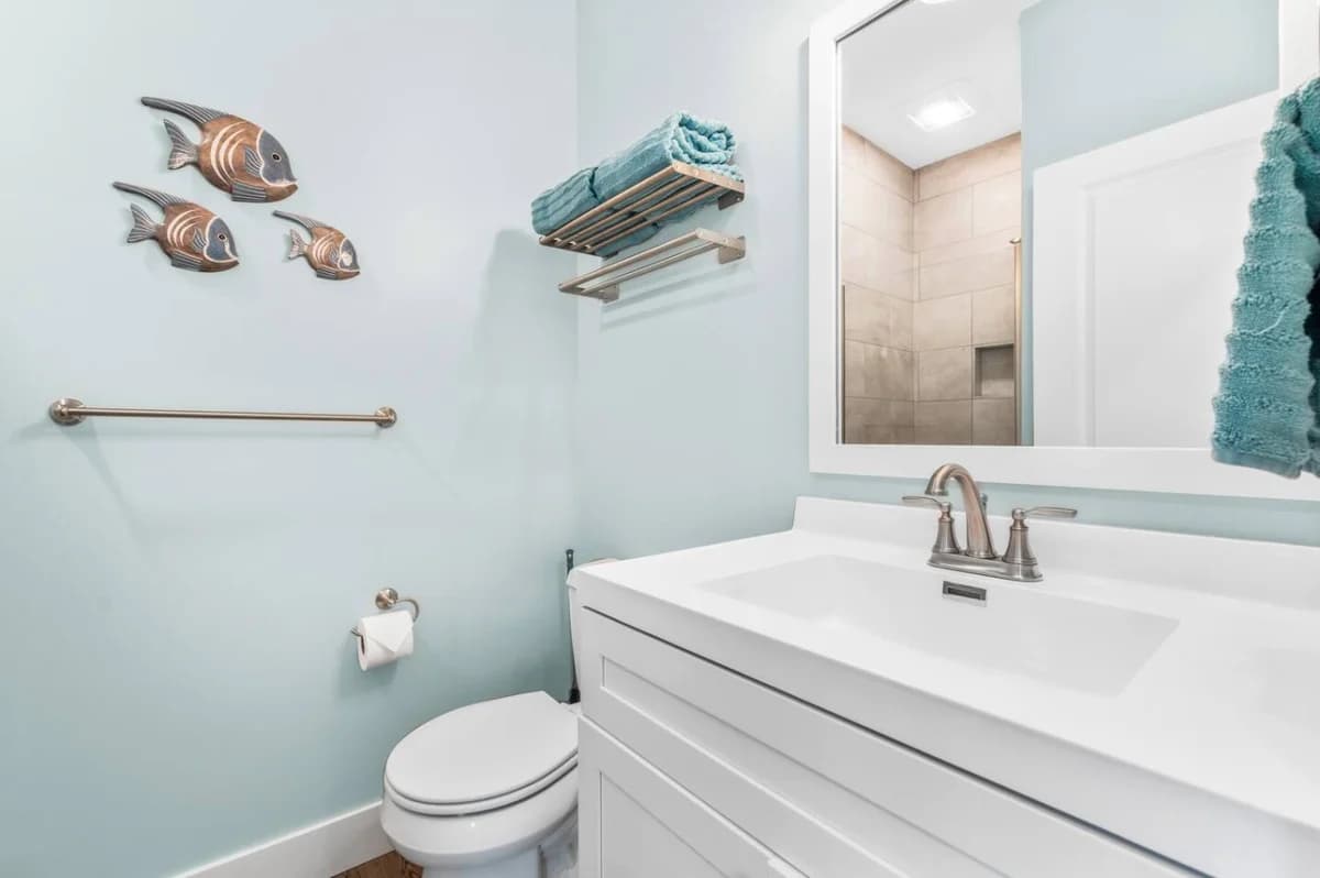 Private Hot Tub The Roost 16 |2BR |Patio |Downtown photo 11