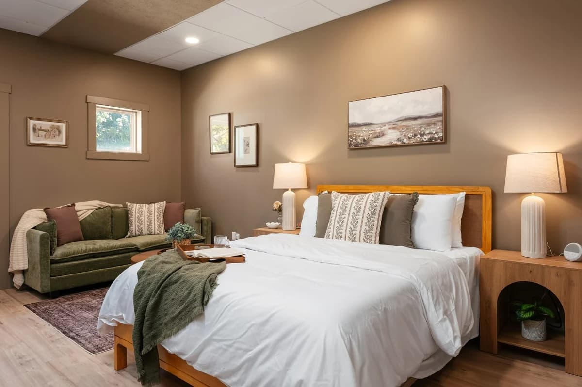 Sage Solace Studio | Near Downtown & Beaches photo 6
