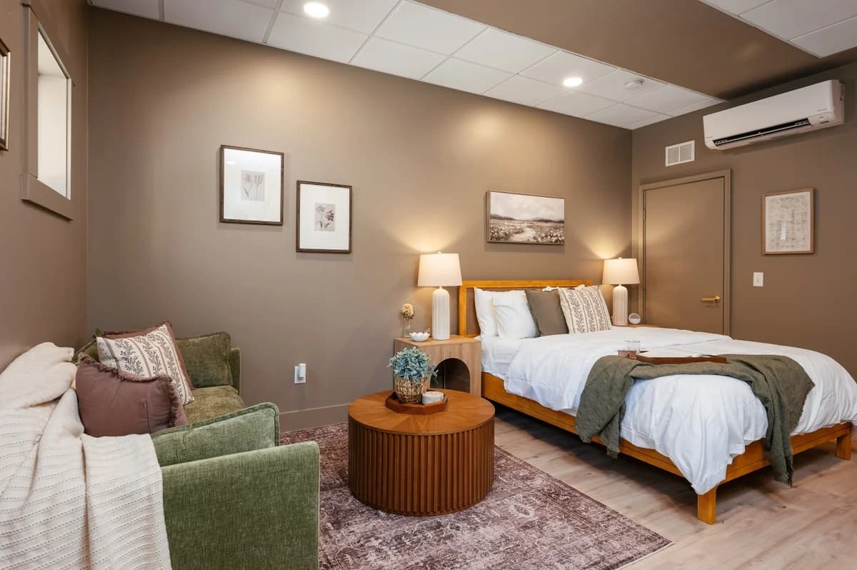 Sage Solace Studio | Near Downtown & Beaches photo 8